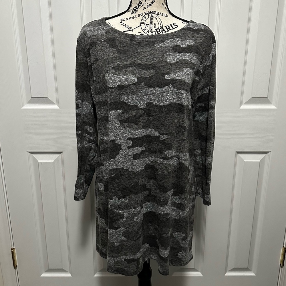 Duluth Trading Lightweight Longtail 3/4 sleeve Tunic XXL Camo Black